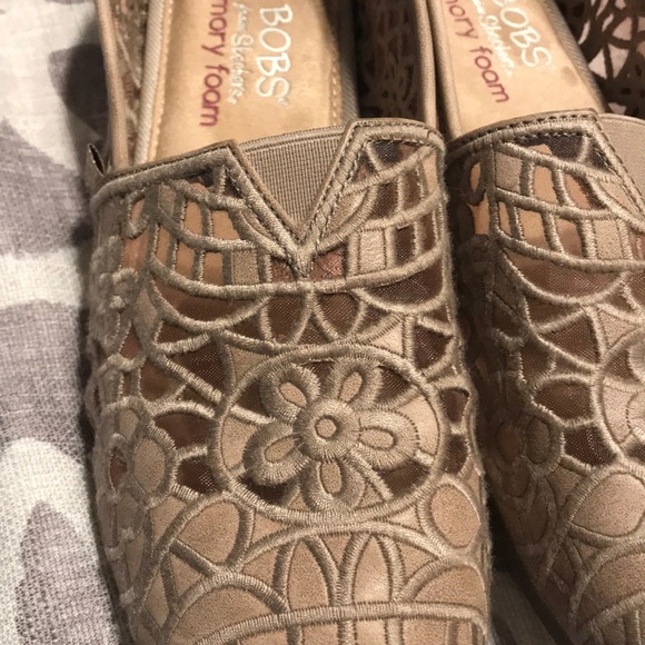 Taupe Bobs (8.5) - Picture 6 of 7